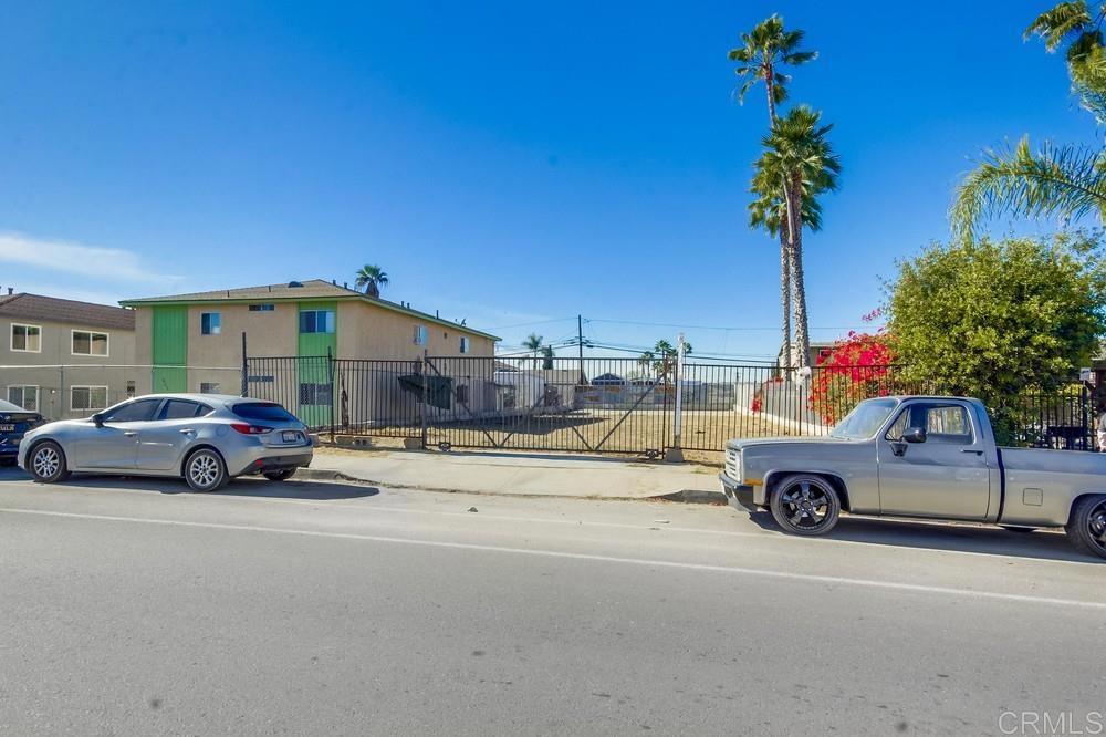 852 Grand Avenue Property Photo 1
