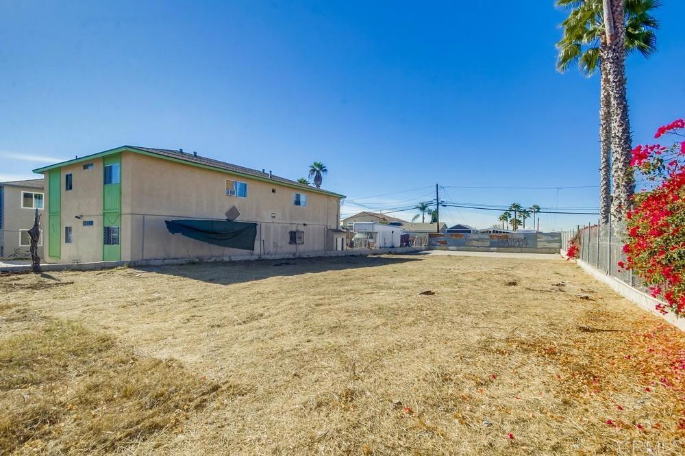 852 Grand Avenue Property Photo 8