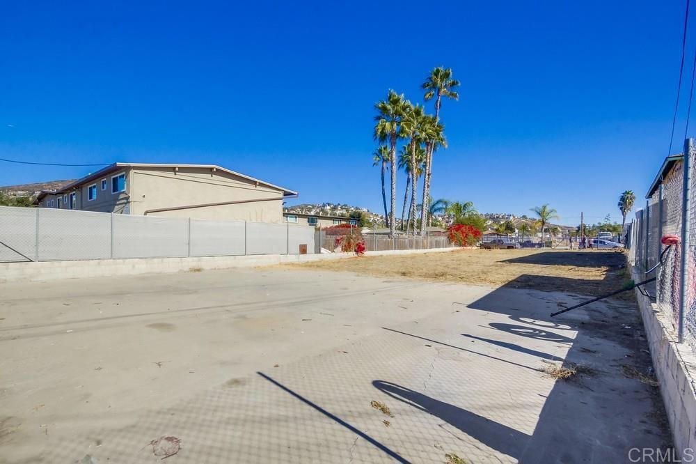 852 Grand Avenue Property Photo 14