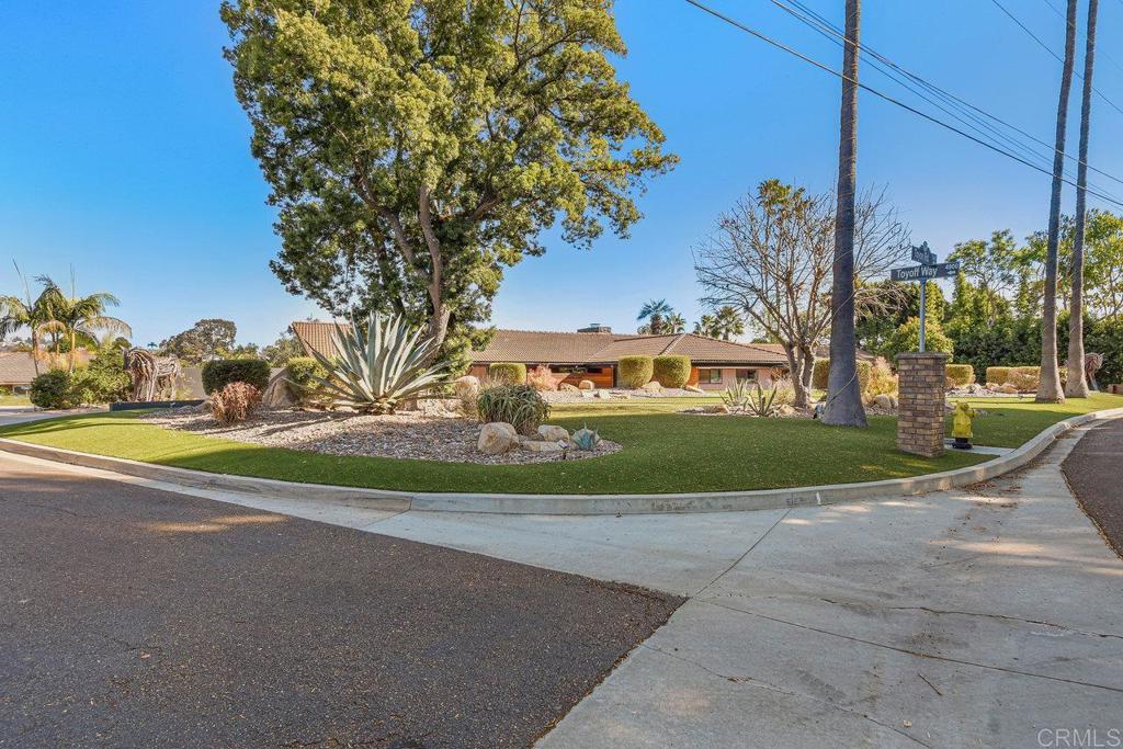 5455 Toyon Road Property Photo 4