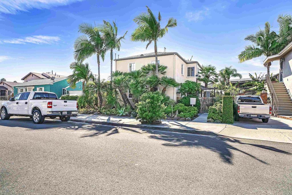 4526 37th Street Property Photo 4