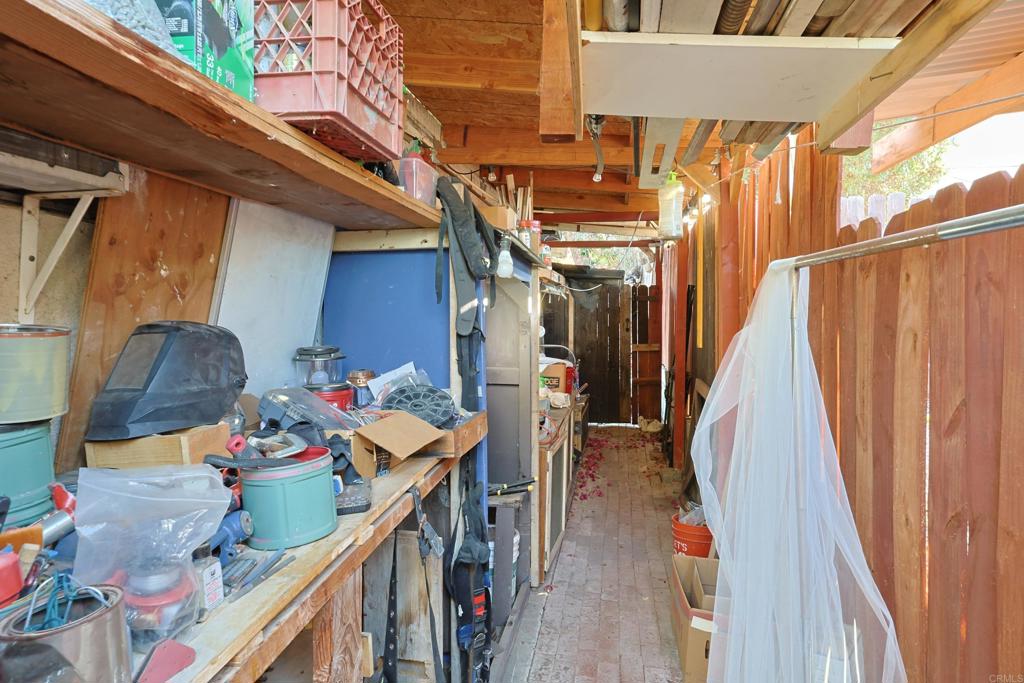 4026 30 N Bonita Street Property Photo 7
