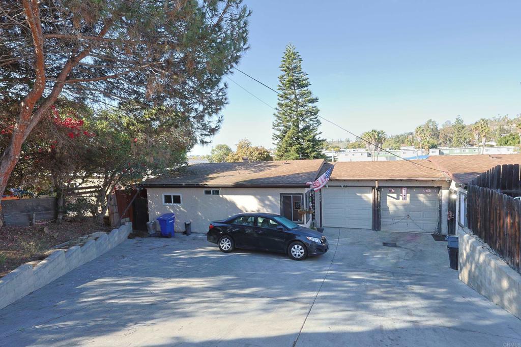 4026 30 N Bonita Street Property Photo 9