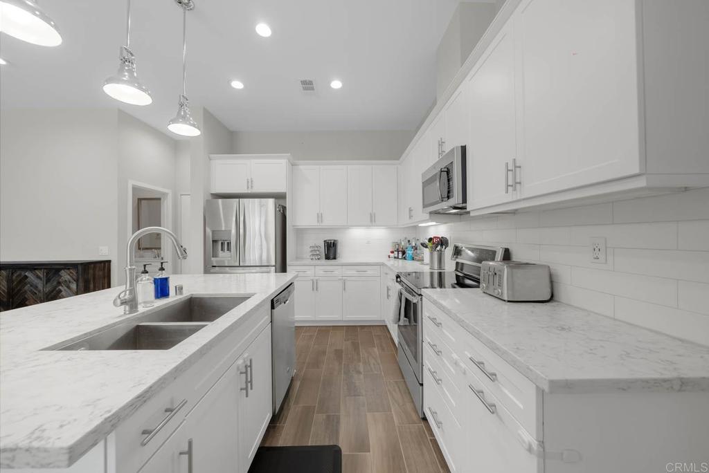 7544 Canyon Drive Property Photo 8