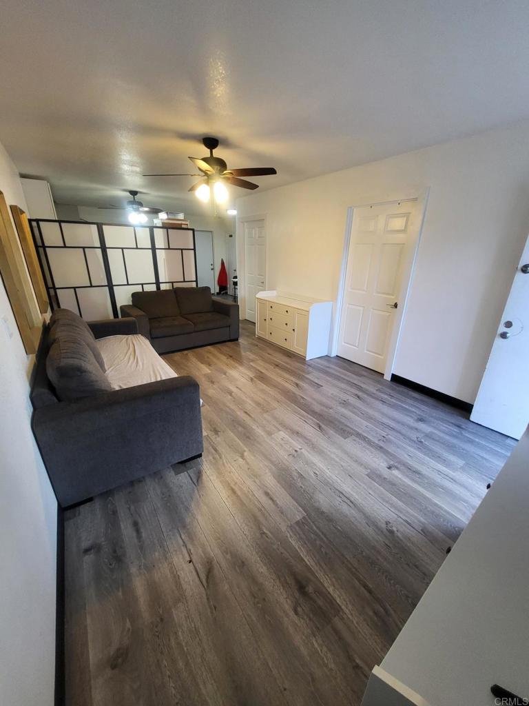 3615 Ocean View Boulevard Property Photo 2