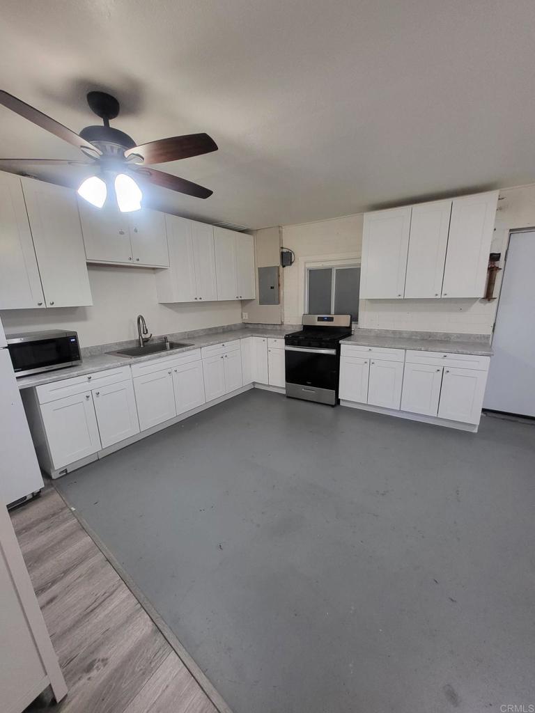 3615 Ocean View Boulevard Property Photo 4