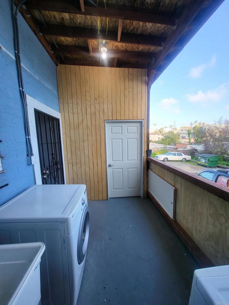 3615 Ocean View Boulevard Property Photo 11
