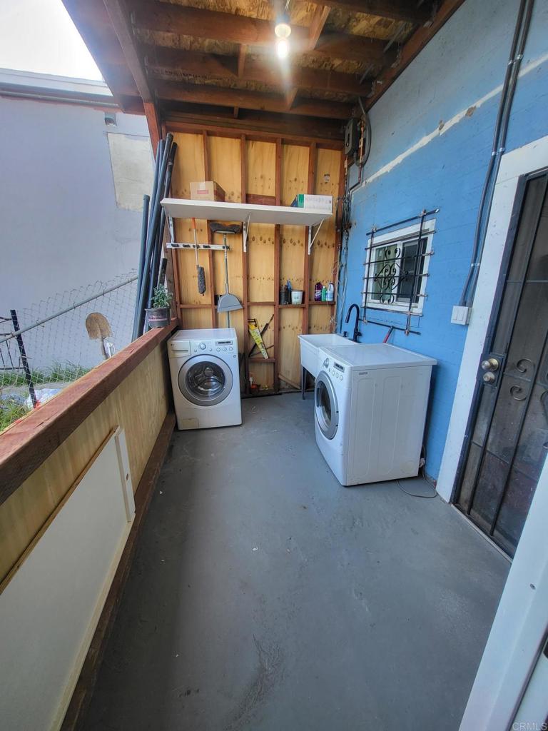3615 Ocean View Boulevard Property Photo 12