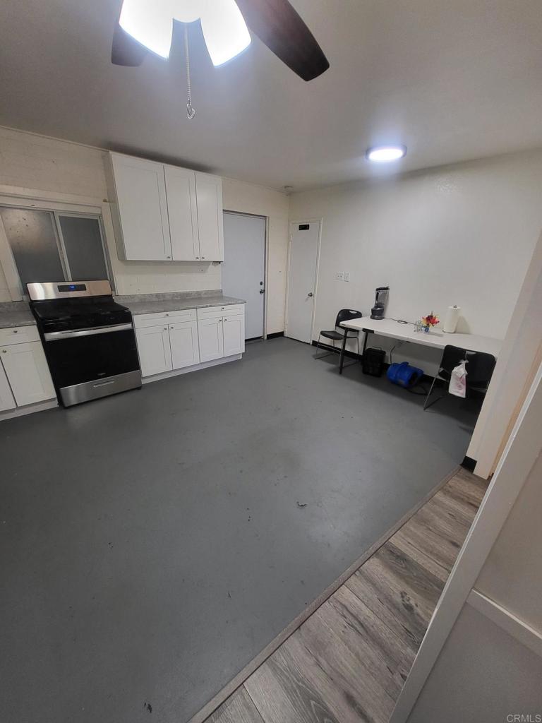 3615 Ocean View Boulevard Property Photo 16