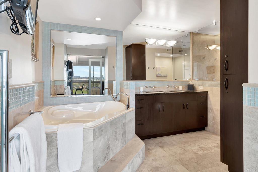 1770 Avenida Del Mundo 1608 Property Photo 17