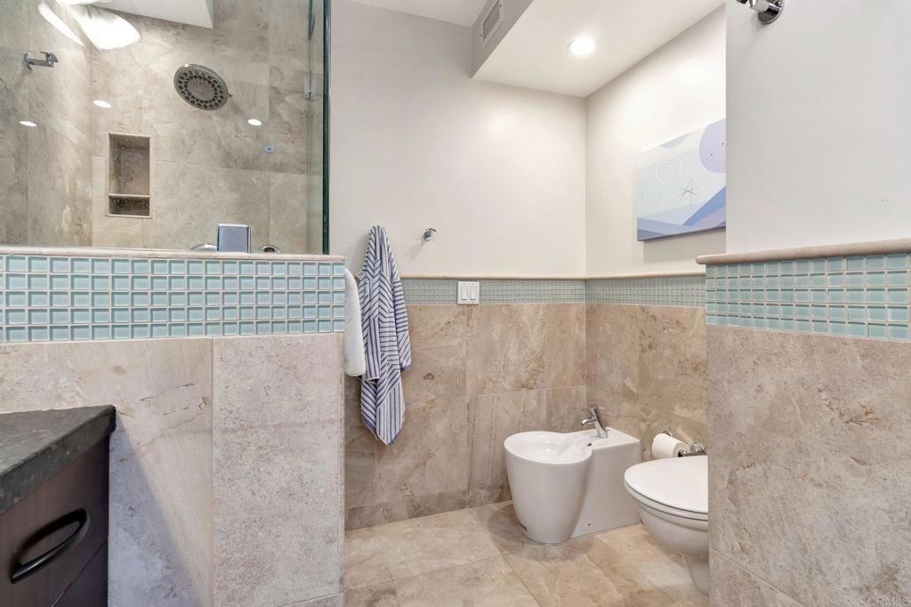 1770 Avenida Del Mundo 1608 Property Photo 20