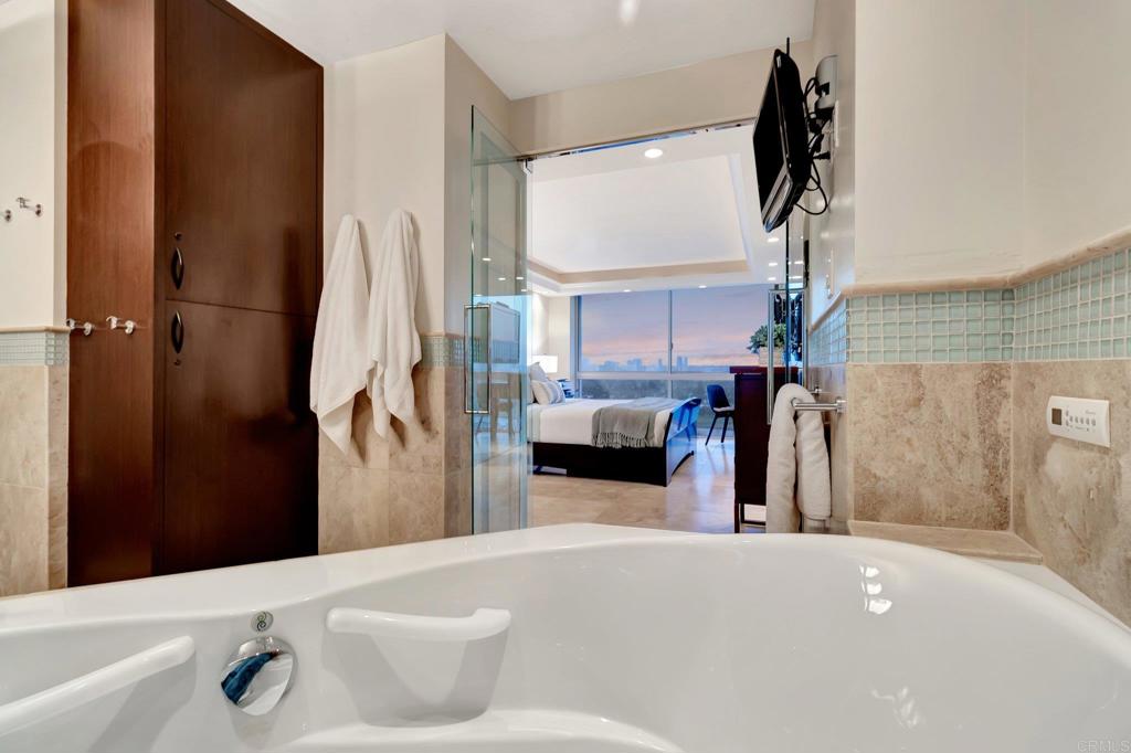 1770 Avenida Del Mundo 1608 Property Photo 38