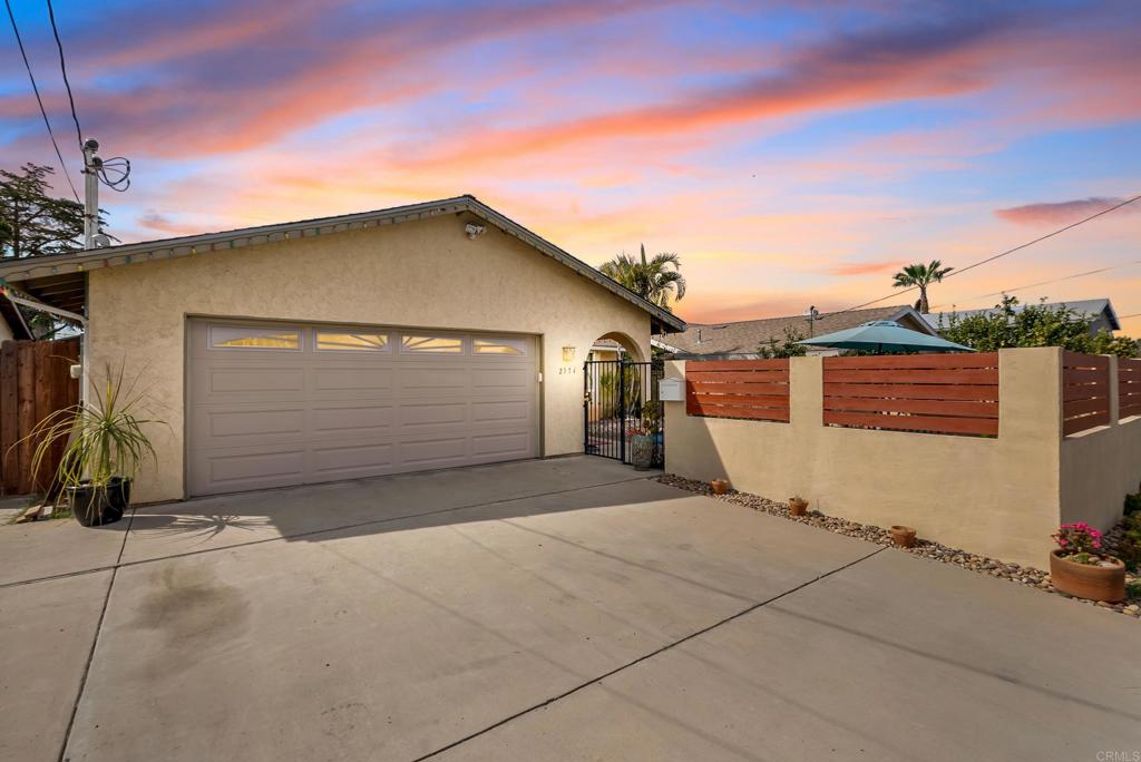 2574 Mulder Street Property Photo