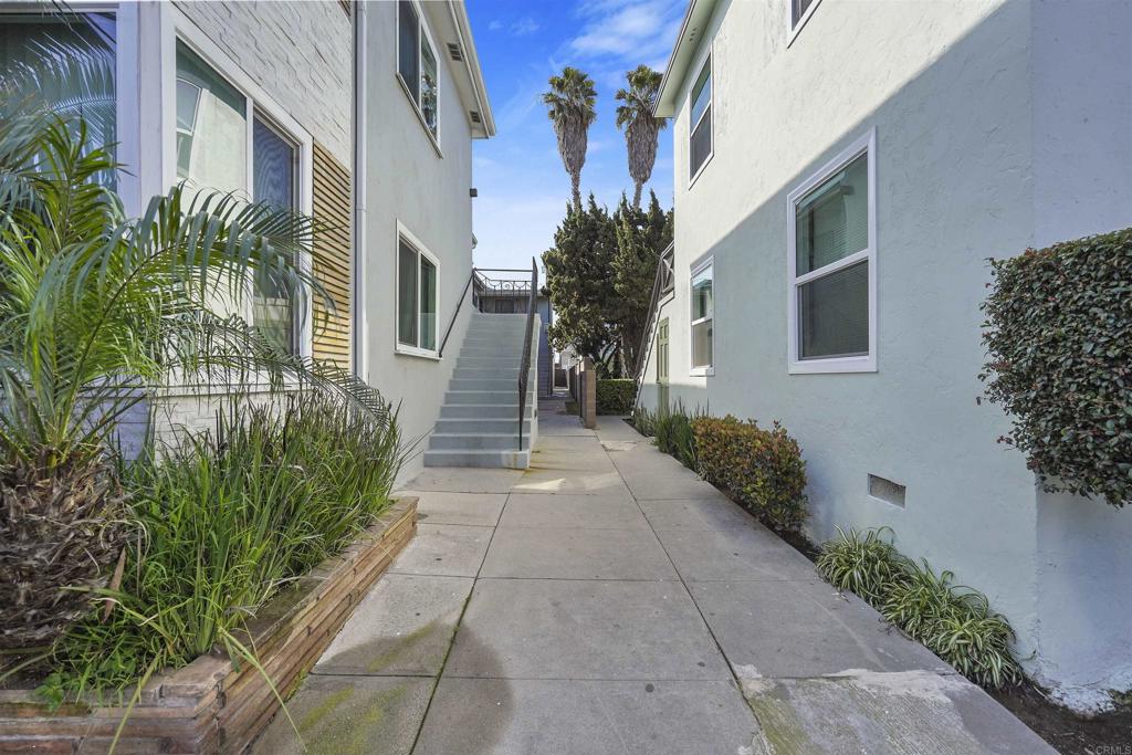 1828 E 5th Street Property Photo 5