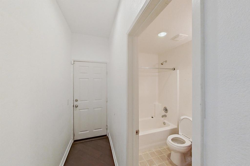6048 Oak Fence Lane Property Photo 11