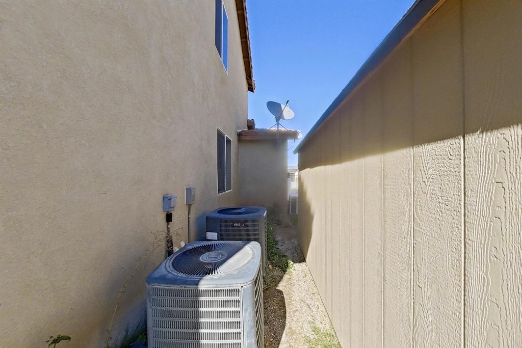 6048 Oak Fence Lane Property Photo 33