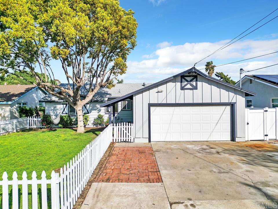 563 Ann Street Property Photo