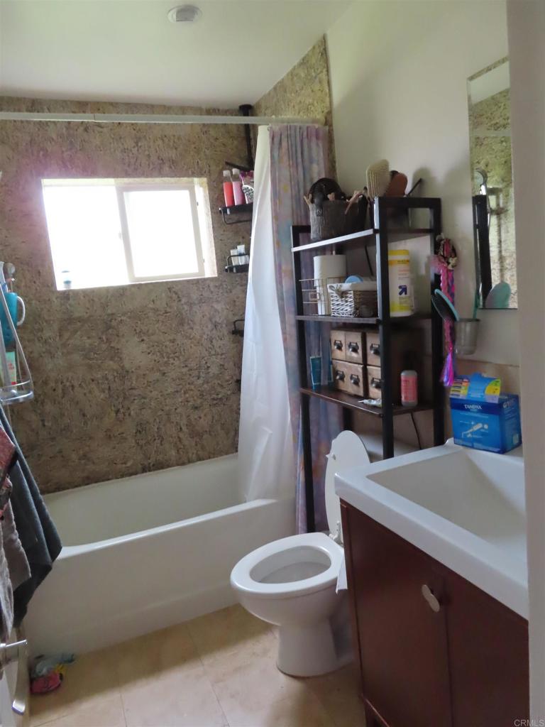 8635 Mellmanor Drive B Property Photo 4