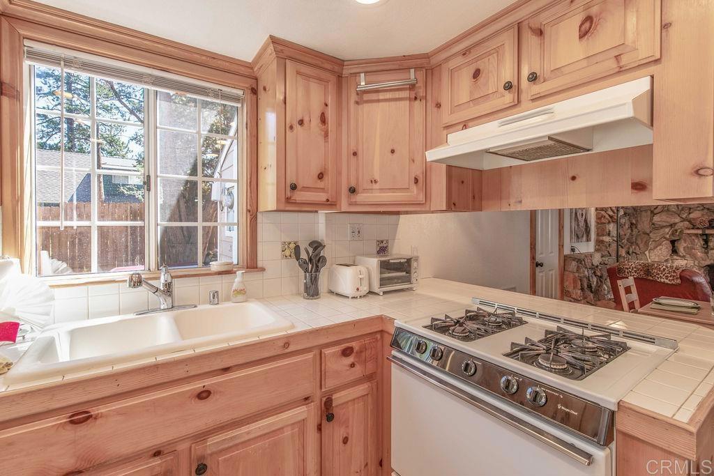 220 E Mojave Boulevard Property Photo 9