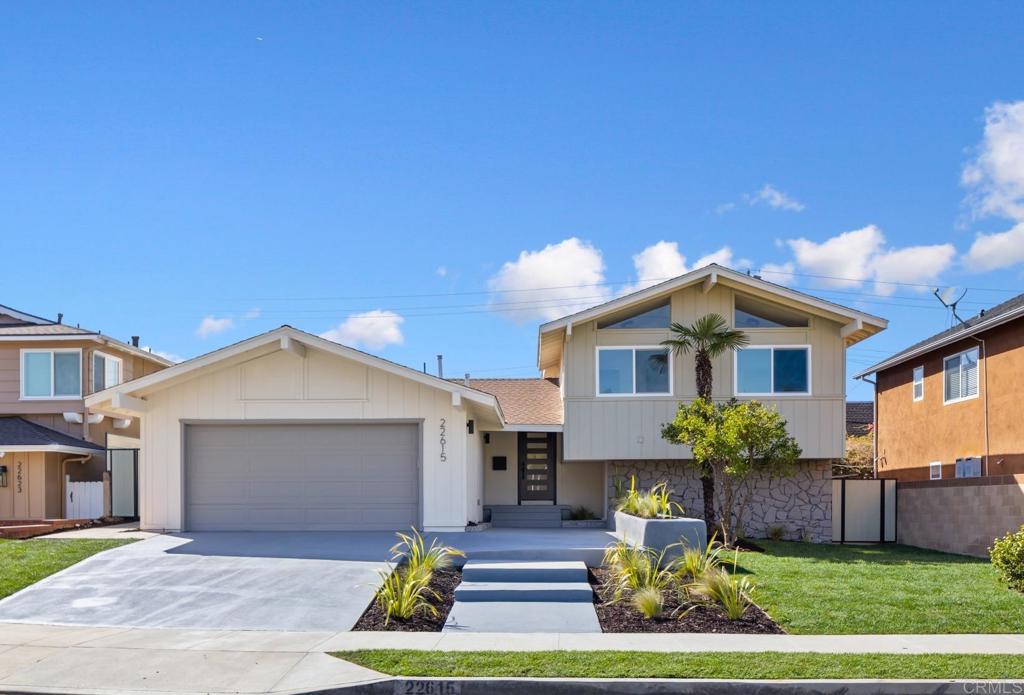 22615 Felbar Ave Property Photo