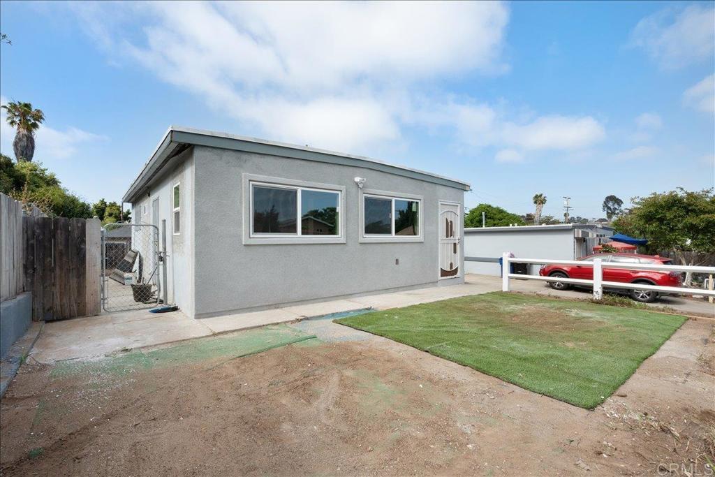 3260 64 Steel Street Property Photo 3