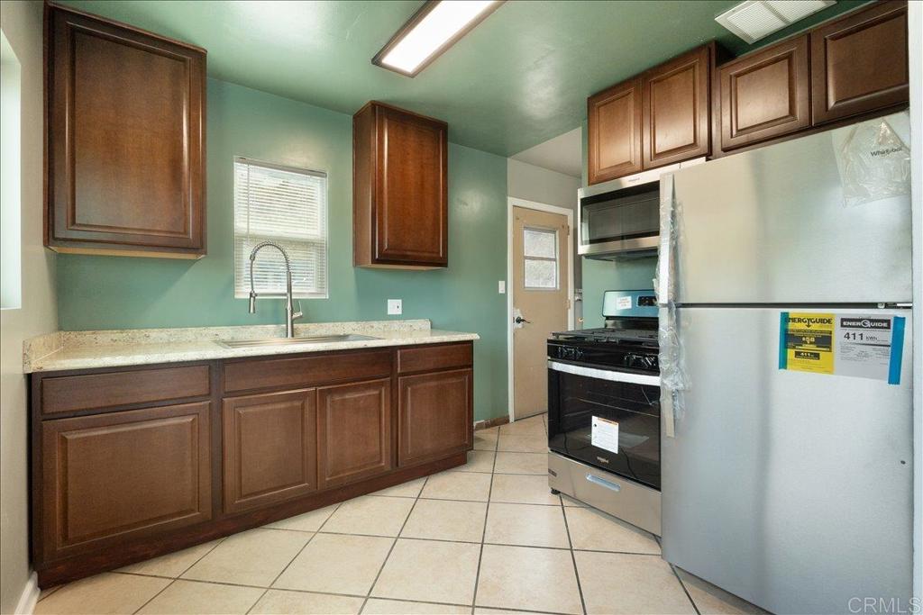 3260 64 Steel Street Property Photo 14