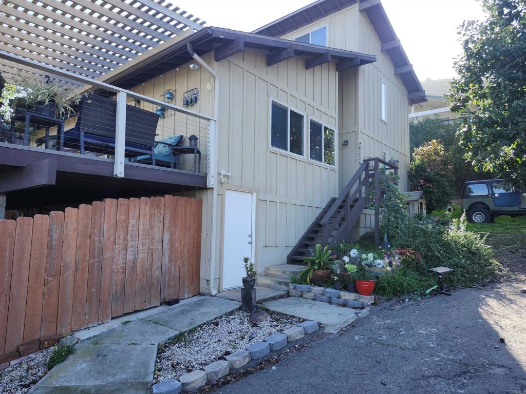 8238 Sunset Road Property Photo