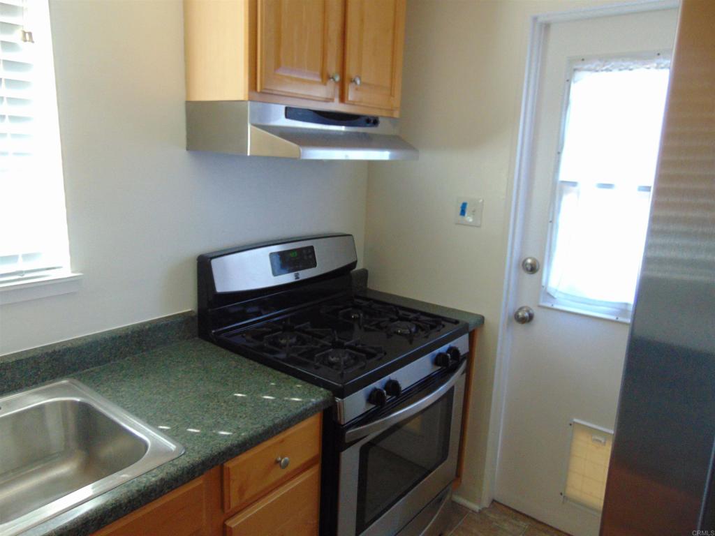7126 7128 Hyatt Street Property Photo 3
