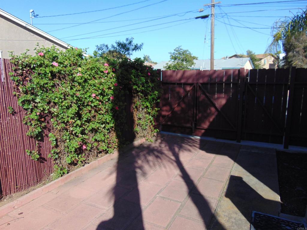 7126 7128 Hyatt Street Property Photo 15