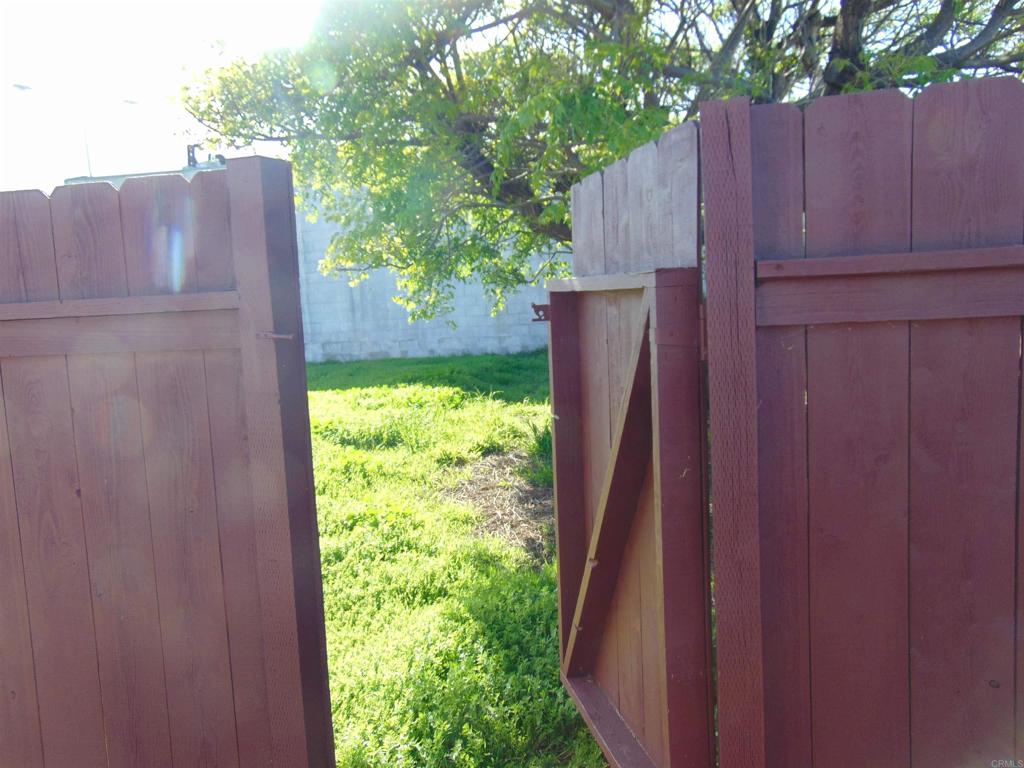 7126 7128 Hyatt Street Property Photo 23