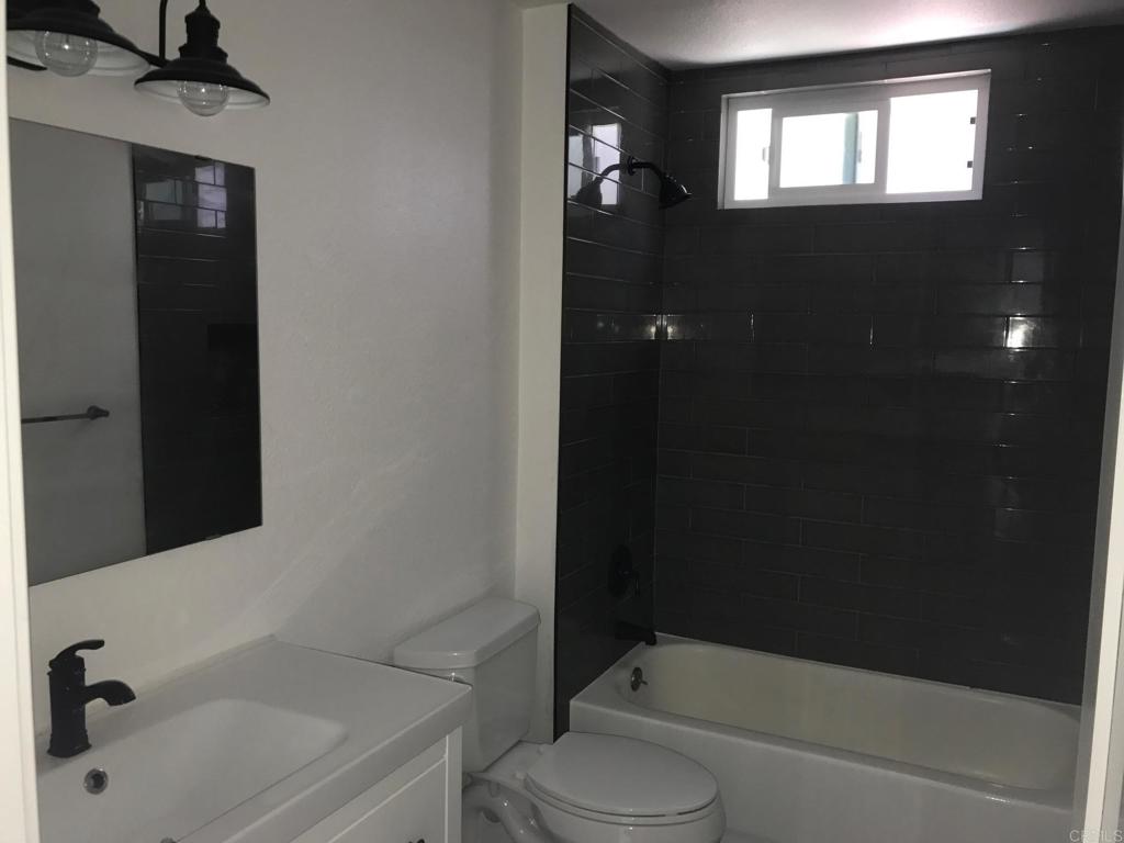 2024 Montgomery Ave Property Photo 17
