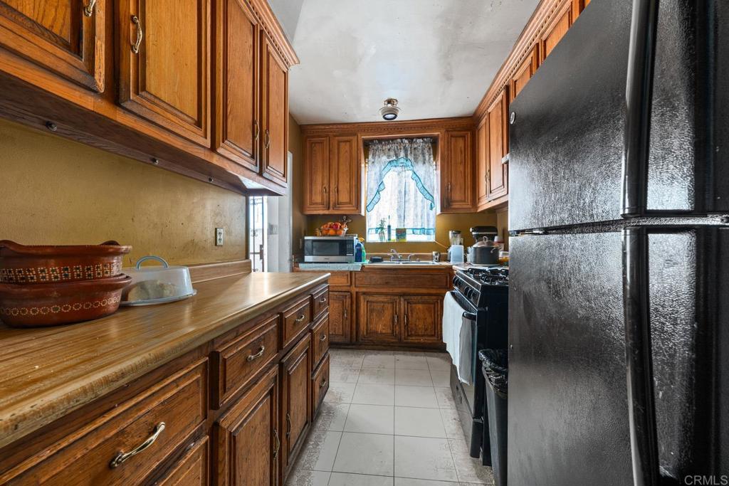 13154 Emery Avenue Property Photo