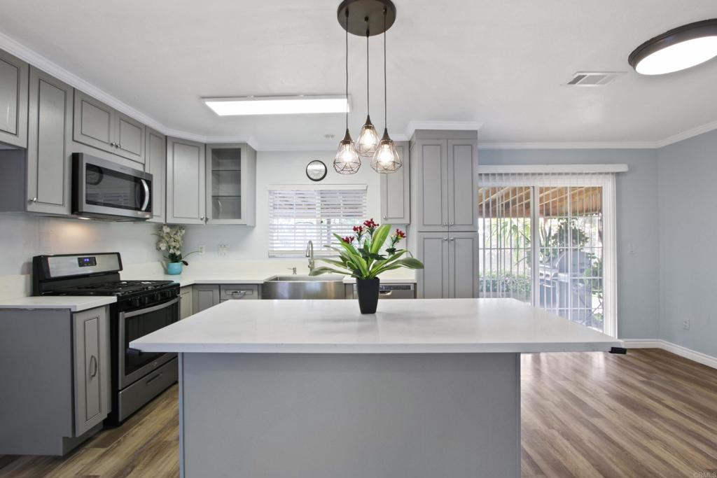 718 E Turmont Property Photo