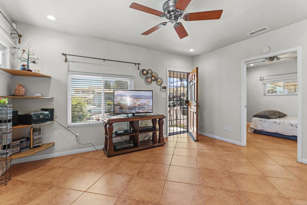 4518 Dwight Street Property Photo 6