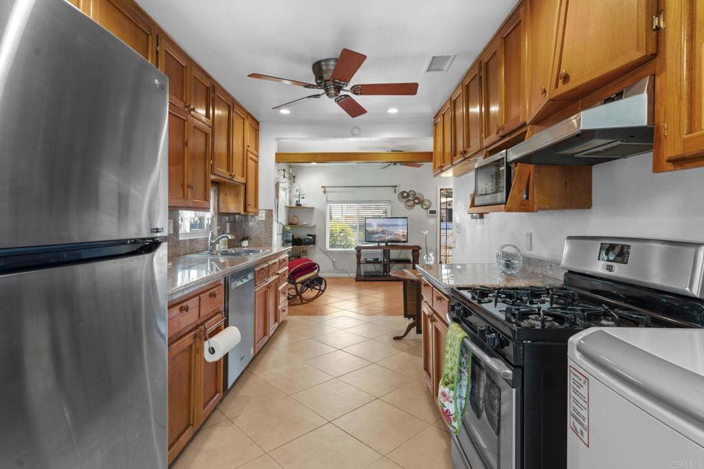 4518 Dwight Street Property Photo 9