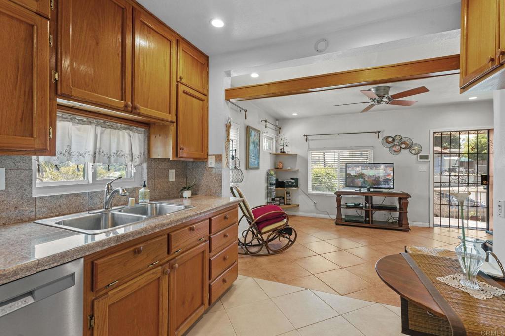 4518 Dwight Street Property Photo 14
