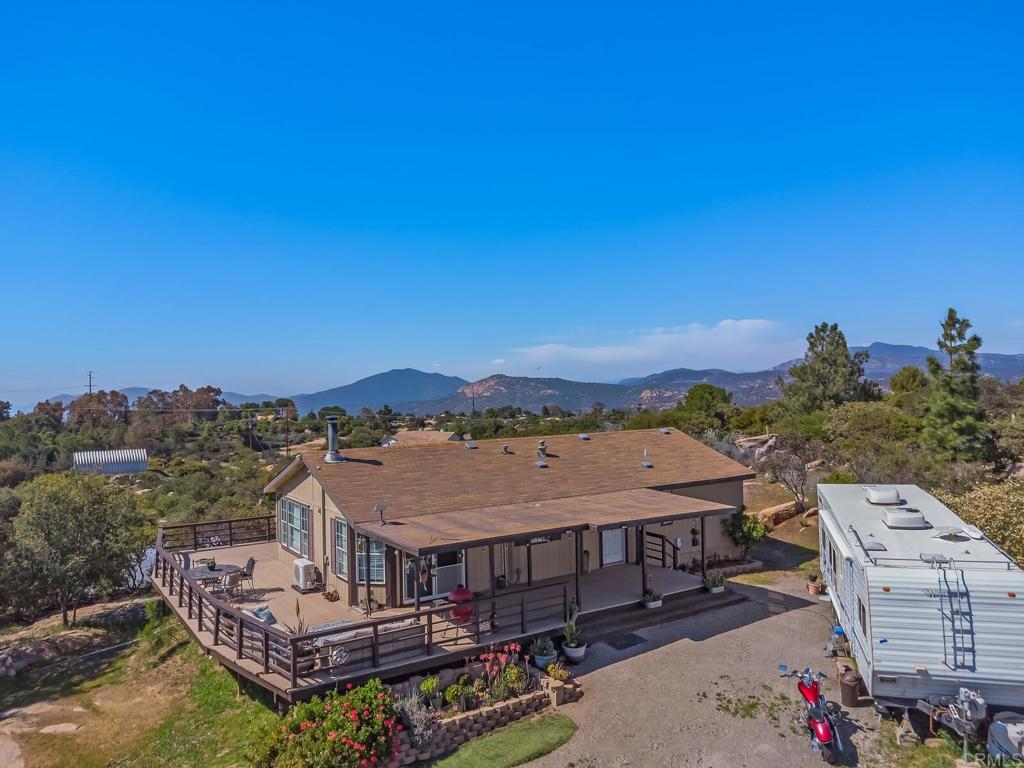 3465 Barrett View Property Photo