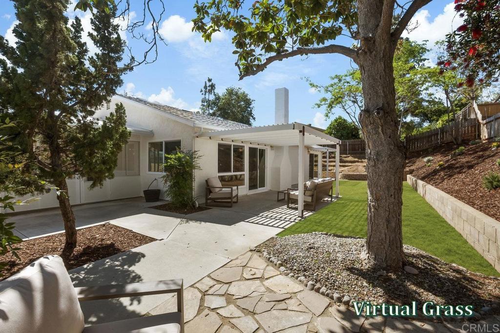 996 Terrace Crest Property Photo 2