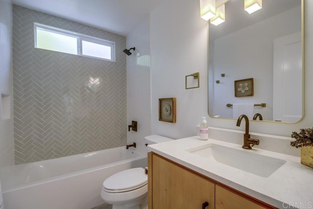 996 Terrace Crest Property Photo 18