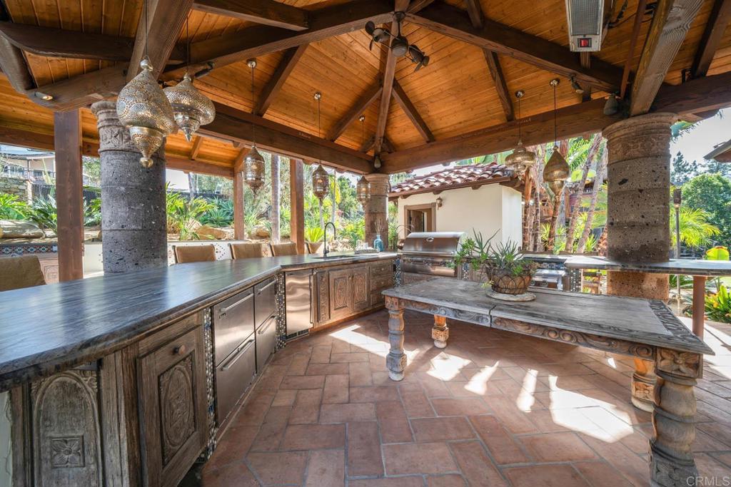 647 Crest Drive Property Photo 17