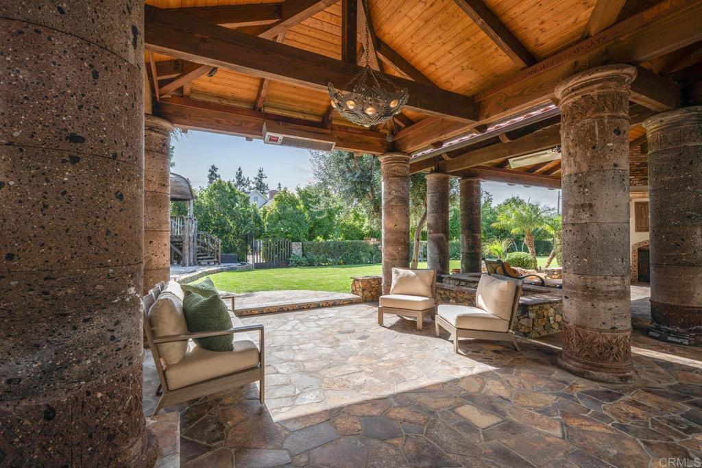 647 Crest Drive Property Photo 23