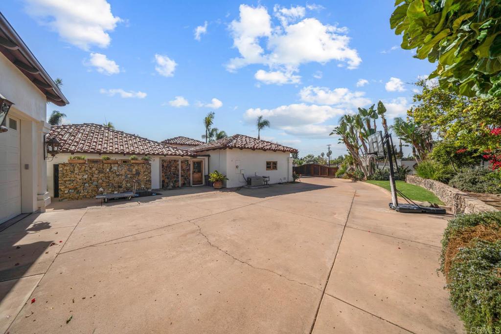 647 Crest Drive Property Photo 35