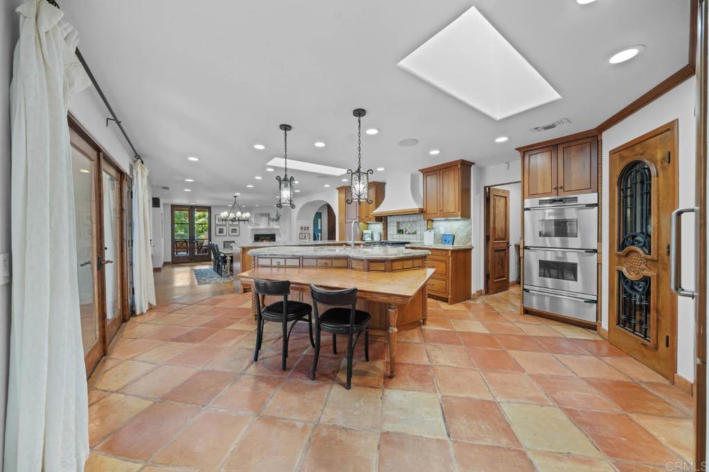 647 Crest Drive Property Photo 41