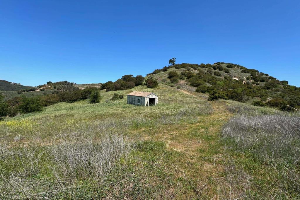 1 Via Tornado Property Photo 5