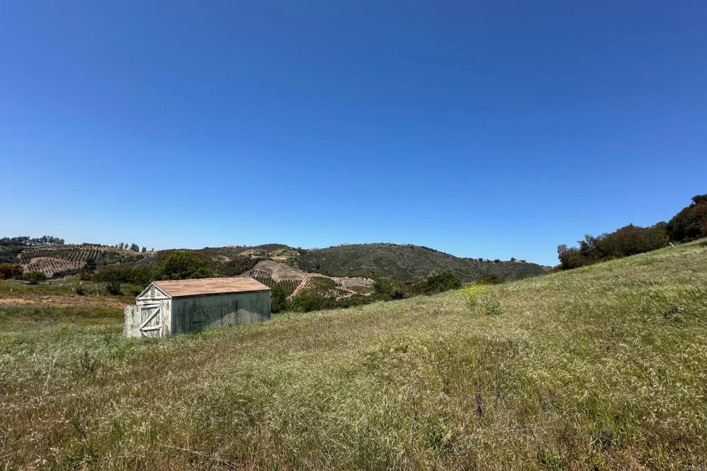 1 Via Tornado Property Photo 11
