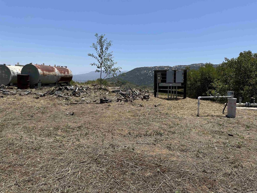 1 Via Tornado Property Photo 44