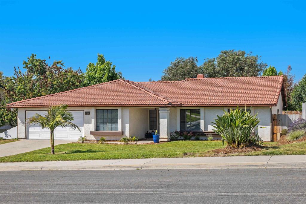1556 Whispering Palm Property Photo 1