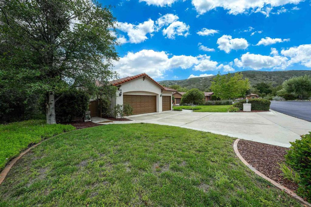 23425 Mountain Peak Road Property Photo 8