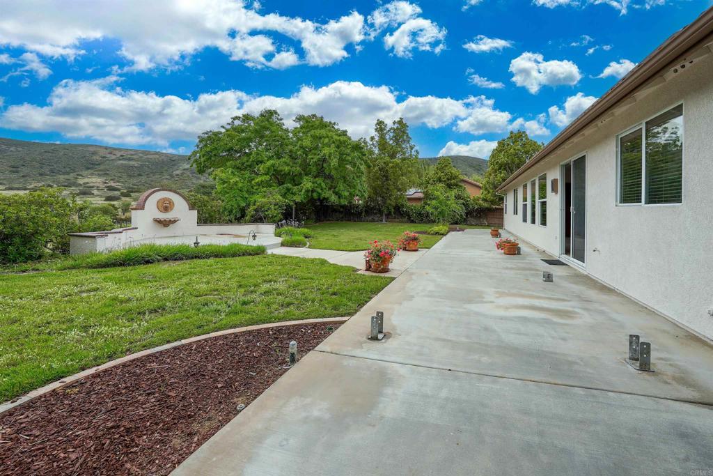 23425 Mountain Peak Road Property Photo 15