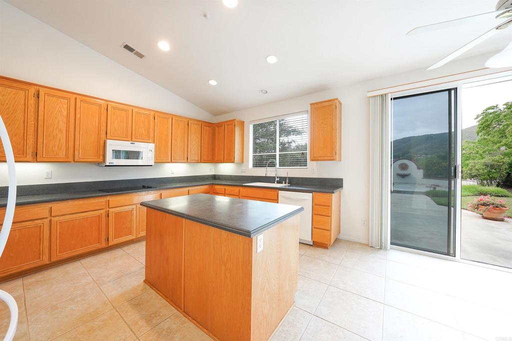 23425 Mountain Peak Road Property Photo 32